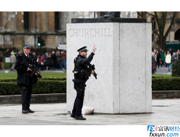 英国议会大厦附近发生枪击,持刀男子袭警被击毙